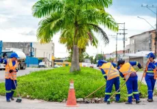 Força-tarefa atua para prevenir alagamentos e recuperar vias danificadas em Teixeira de Freitas