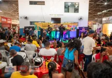 Forró e animação transformam manhã no Mercado Municipal de Teixeira de Freitas