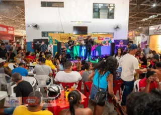 Forró e animação transformam manhã no Mercado Municipal de Teixeira de Freitas