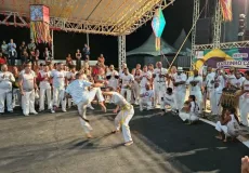 Forró e Gingado: Grandes nomes da capoeira se reúnem em Mucuri durante o 28º Forró do Peroá