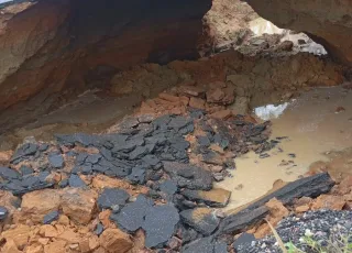 Fortes chuvas provocam desabamento e interditam BR-116, no Nordeste da Bahia