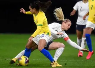 França derrota Brasil e garante título antecipado em torneio