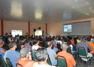 Frente Parlamentar Ambientalista realiza em Nova Viçosa audiência pública para discutir o problema da Lama nas praias