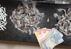 Fuga frustrada: PM prende dupla e apreende crack, maconha e cocaína em Eunápolis