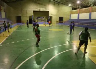 Futsal feminino de Medeiros Neto retorna as suas atividades com o seu slogan Futsal Feminino de Medeiros, nunca foi sorte, sempre foi Deus