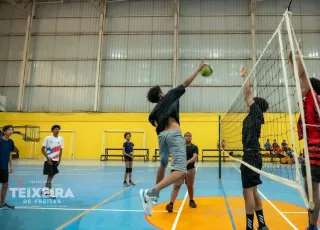 Futsal, vôlei e aprendizado: conheça as atividades do Estação Cidadania em Teixeira de Freitas