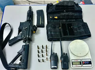 Fuzil calibre 5,56 e munições são apreendidos após troca de tiros em Montinho, distrito de Itabela