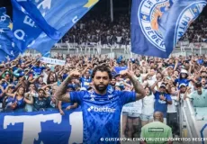 Gabigol é apresentado pelo Cruzeiro em um Mineirão lotado