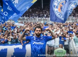 Gabigol é apresentado pelo Cruzeiro em um Mineirão lotado