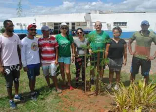 Gads mobiliza moradores em plantio de mudas em Itamaraju