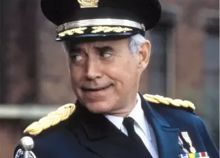 George R. Robertson, ator da franquia "Loucademia de Polícia", morre aos 89 anos