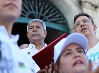 Governador Jerônimo Rodrigues celebra a fé e tradição baiana na chegada à Basílica do Senhor do Bonfim