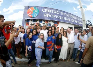 Governador Jerônimo Rodrigues entrega obras e anuncia novos investimentos em Medeiros Neto