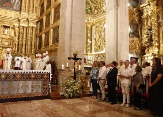 Governador Jerônimo Rodrigues participa de missa em sufrágio da alma do papa Francisco
