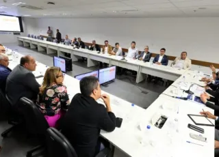 Governador da Bahia se reúne com prefeitos para aprimorar policlínicas de saúde