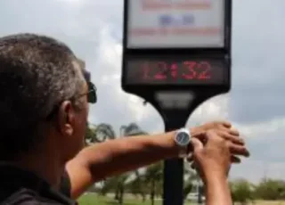 Governo adia horário de verão para 18 de novembro