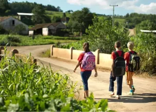 Governo da Bahia anuncia liberação de recursos para escolas do campo