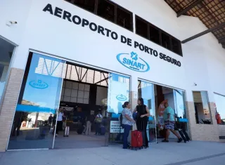Governo do Estado entrega pavimentação e faixas laterais do aeroporto de Porto Seguro
