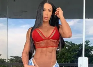 Gracyanne Barbosa sofre assalto à mão armada na Barra da Tijuca e relata momentos de terror
