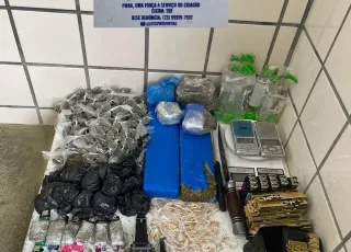 Grande quantidade de drogas e materiais do tráfico são apreendidos pela PM durante operação em Teixeira de Freitas