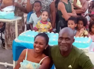 Gratidão que se multiplica: moradora de Alcobaça celebra vida e solidariedade com festa para crianças