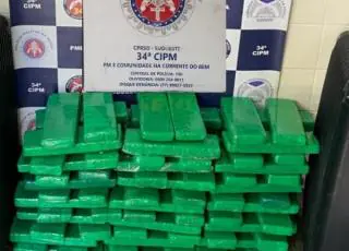 Grávida de gêmeos e marido são presos com 120 kg de maconha