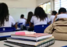 Gravidez precoce passa a integrar currículo das escolas estaduais da Bahia após nova lei