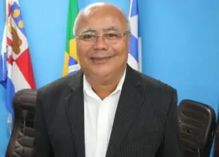Hildo Brito é eleito para terceiro mandato como presidente da Câmara de Medeiros Neto