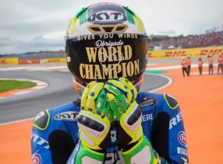 Histórico! Diogo Moreira é campeão mundial da Moto2  