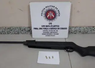 Homem armado com espingarda é preso pela CIPE/MA atirando em via pública na cidade de Guaratinga