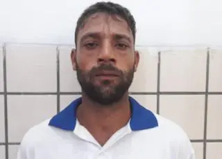 Homem com pedido de prisão em aberto é preso pela PM no Centro de Teixeira