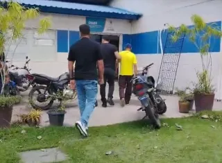 Homem com tornozeleira eletrônica é preso pela Polícia Civil durante cumprimento de mandado em Porto Seguro