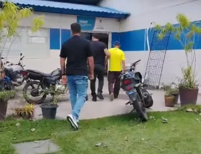Homem com tornozeleira eletrônica é preso pela Polícia Civil durante cumprimento de mandado em Porto Seguro