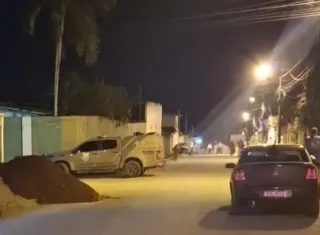 Pai e filho são baleados durante briga com ciganos em Itamaraju. Pai morreu no hospital