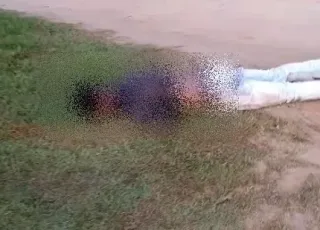 Homem é executado a tiros por dupla de moto enquanto seguia para o trabalho em Itabela