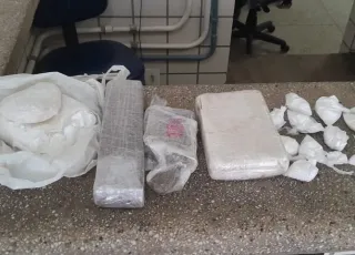 Homem é preso após ser flagrado com mais de 3 kg de drogas  em Itanhém