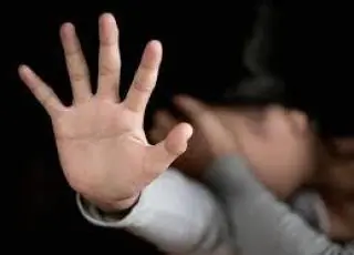 Homem é preso acusado de estupro contra uma criança de 12 anos em uma casa de veraneio na cidade de Alcobaça