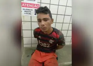 Homem é preso após espancar a esposa grávida e agredir policial em Medeiros Neto