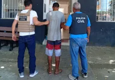 Homem é preso após furtar estabelecimento comercial e usar cartões da vítima em Nova Viçosa
