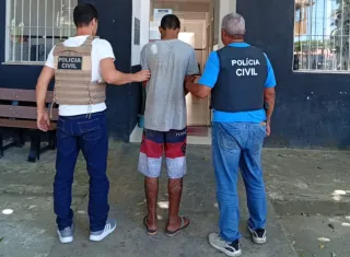 Homem é preso após furtar estabelecimento comercial e usar cartões da vítima em Nova Viçosa