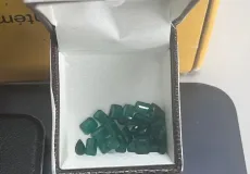 Homem é preso com 25 pedras de esmeralda em Salvador