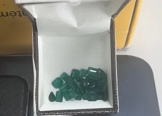 Homem é preso com 25 pedras de esmeralda em Salvador