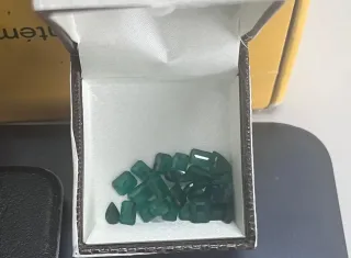Homem é preso com 25 pedras de esmeralda em Salvador