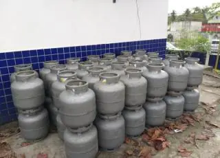 Homem é preso com 53 botijões roubados