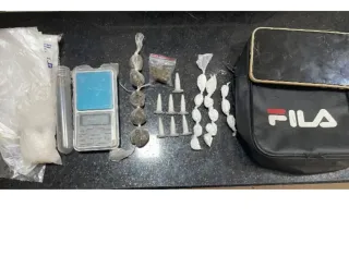Homem é preso com drogas e balança de precisão no bairro Alecrim em Eunápolis
