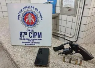 Homem é preso depois de atirar pra cima e esconder arma no freezer do bar no Liberdade I. Dona do bar também foi conduzida