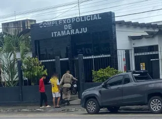 Homem é preso e menor apreendido por tráfico de drogas em Itamaraju