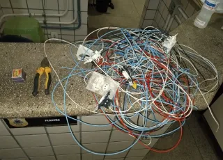 Homem é preso em flagrante suspeito de furtar fios elétricos em sobrado em Teixeira de Freitas