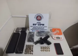 Homem é preso pelo polícia com pistola turca 9mm, droga e munições .40, em Posto da Mata