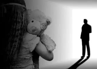 Homem é preso por abusar da filha de 13 anos